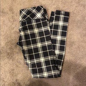 Lululemon Wunder Unders - Size 8.